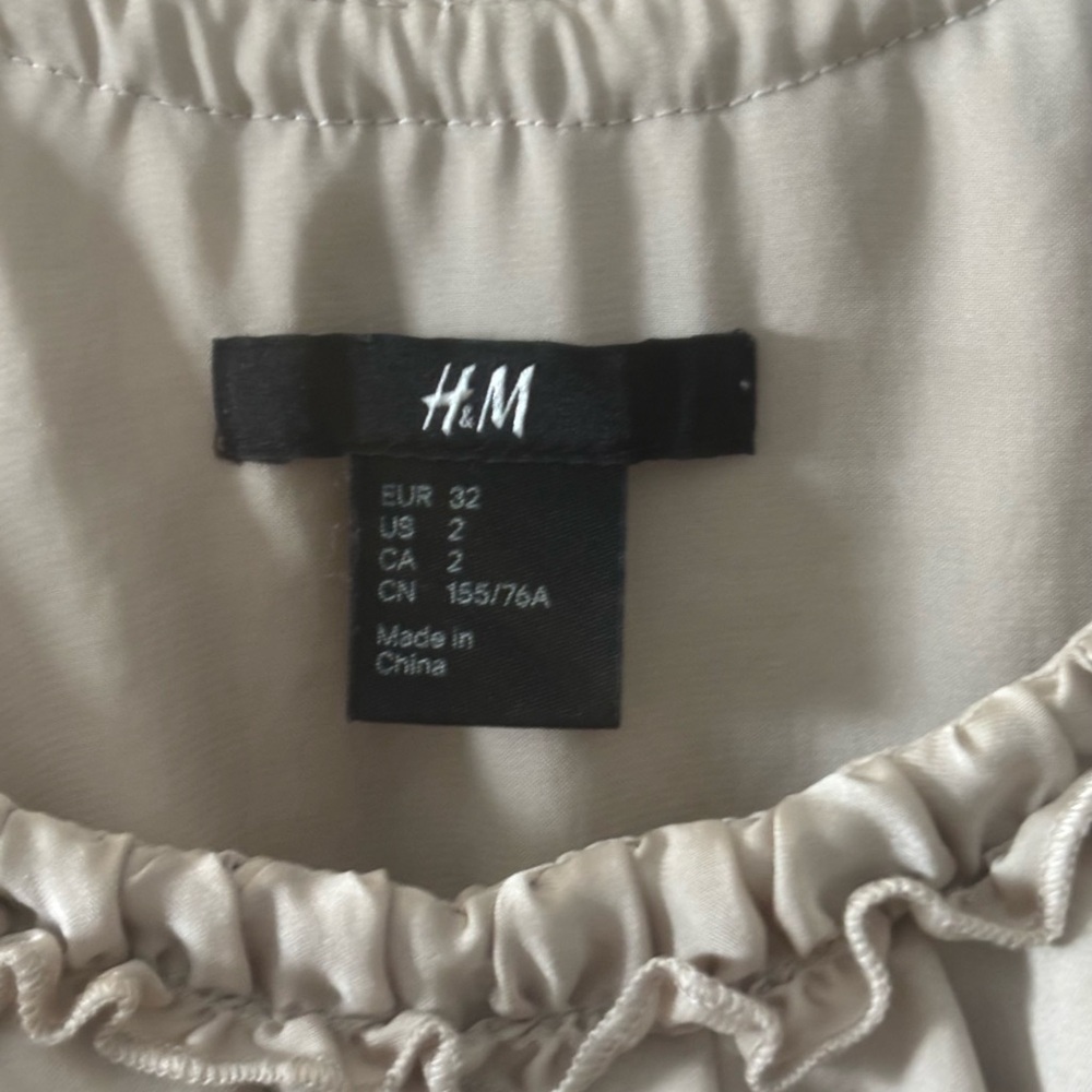 H&M Cream Ruffle Detail Dress - Picture 4 of 4